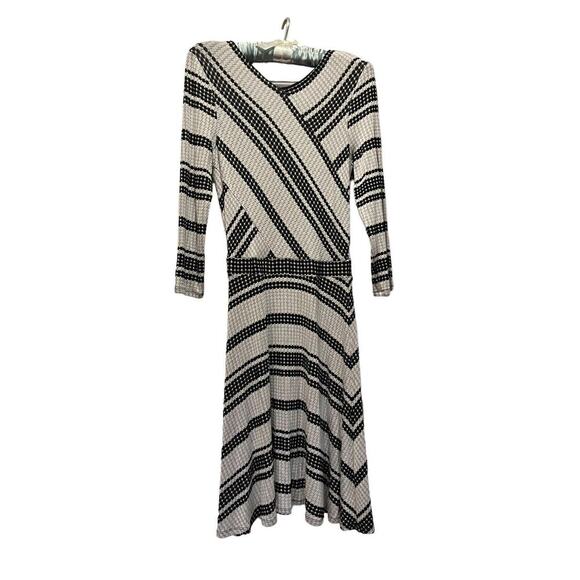 $228 BCBG MaxAzria Kenji Dress Sz Medium M Knit Striped Comfy - Picture 1 of 11